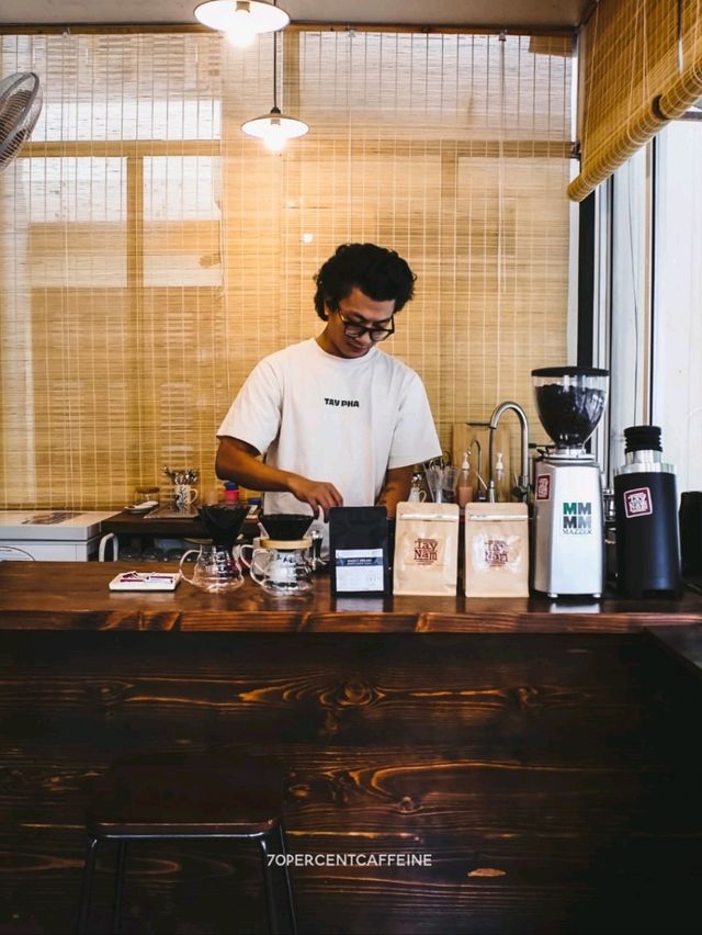 TAY NAM Café