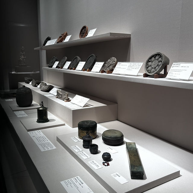 The Elegance of the Peninsula: A Solo Stroll Through the Korea Gallery 🇰🇷