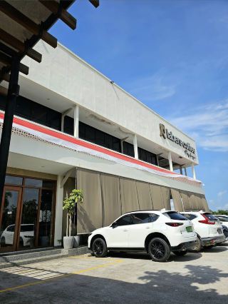 Labers Coffee Pergudangan, Industrial Chic Berpadu dengan Kenyamanan Lokal