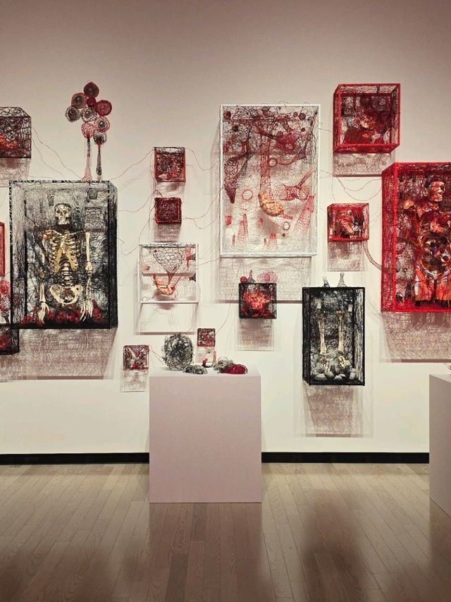 🏛 中之島美術館｜塩田千春展 「つながる私（アイ）」
