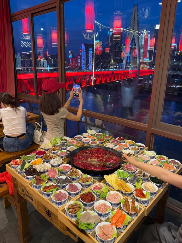 ✨ Hotpot with a View – Where Hongya Cave Meets Qiansimen Bridge ✨