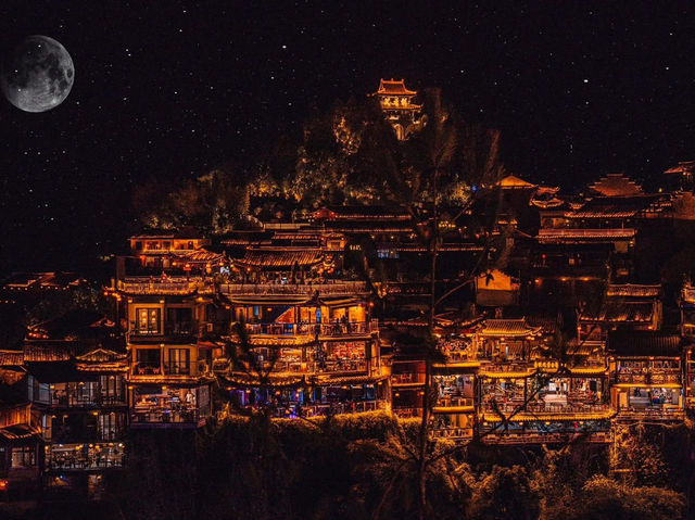 💧 Furong Ancient Town – The Waterfall Town of Western Hunan