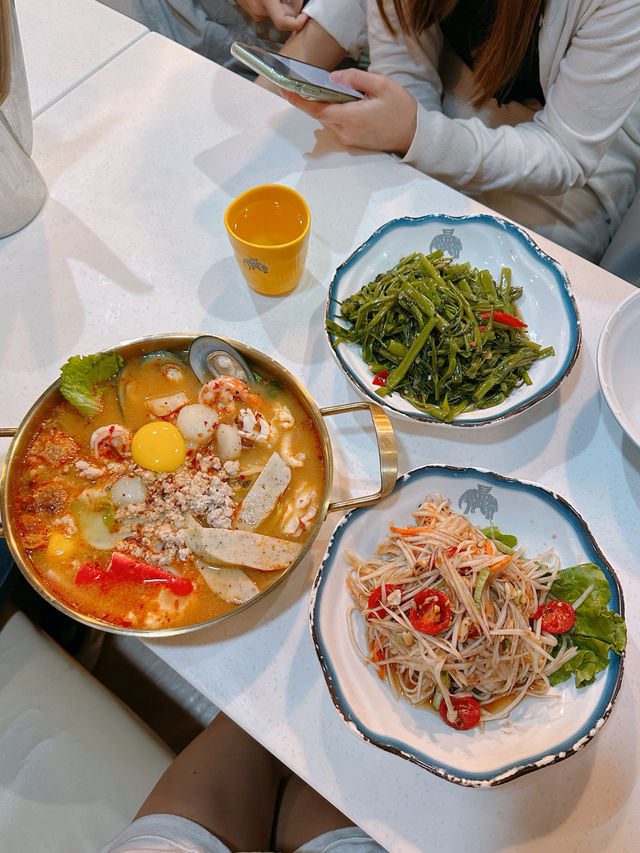冬蔭海鮮部隊鍋大滿足  