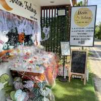 Moon Feelings Cafe By A&A