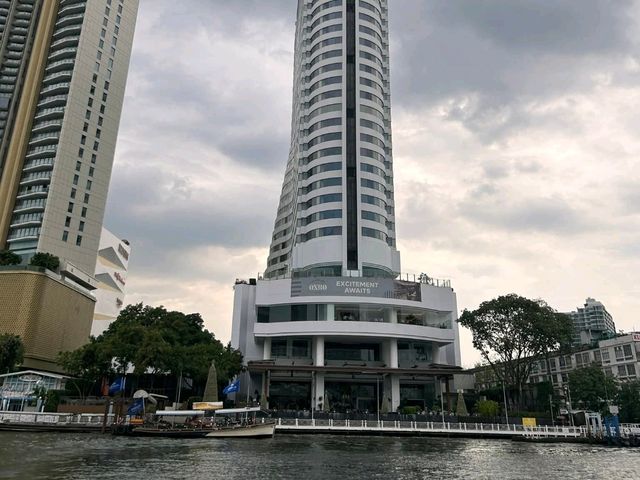 รีวิวโรงแรม Millinium Hilton Bangkok