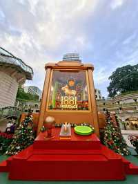 A Gilded Holiday Reverie 