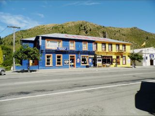 Vines, Valleys & Riverstone Roads