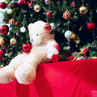 。入住浦安東京灣喜來登大酒店，度過充滿節日氣氛嘅超正一日🎄。呢間酒店就喺東京迪士尼樂園旁邊，絕對係一家大細同埋迪士尼粉絲嘅首選 — 搞到周圍都充滿奇妙嘅魔法氣氛呀！