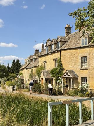 Upper Slaughter: Cotswolds’ Quiet Countryside Secret🔥 