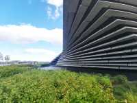 光與影的舞蹈：隈研吾的 V&A Dundee ☀️🌑🕺💃