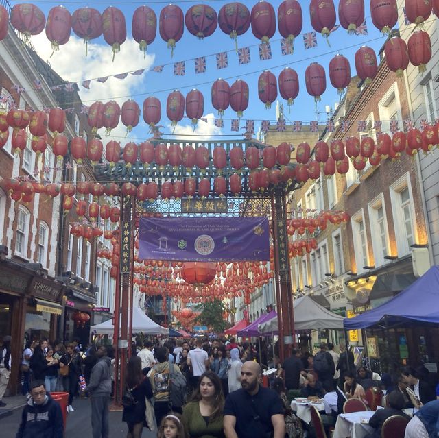 Walking from Bank Station to China Town