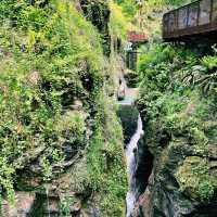 Hidden waterfall in Lake Como!