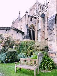 Bristol Cathedral: A Hidden Gem of Gothic Grandeur ⛪✨