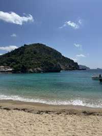 Stunning views in a lush costal island!🌊