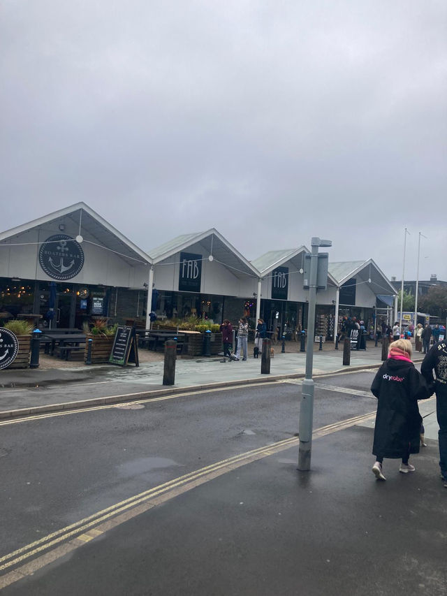湖區雨中漫遊：Bowness-on-Windermere 小鎮半日遊