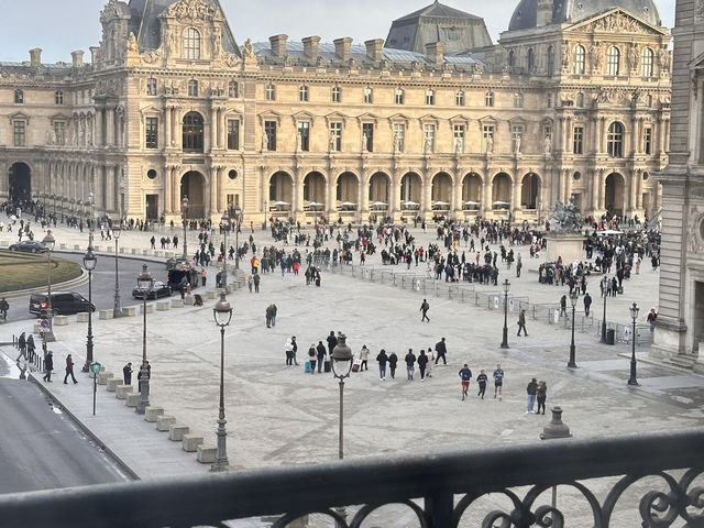 The Louvre Museum, Paris 🖼️🏛️✨