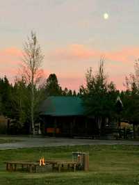 Discover Yellowstone National Park: Adventure, Scenery & A Hidden Gem for the Perfect Stay!