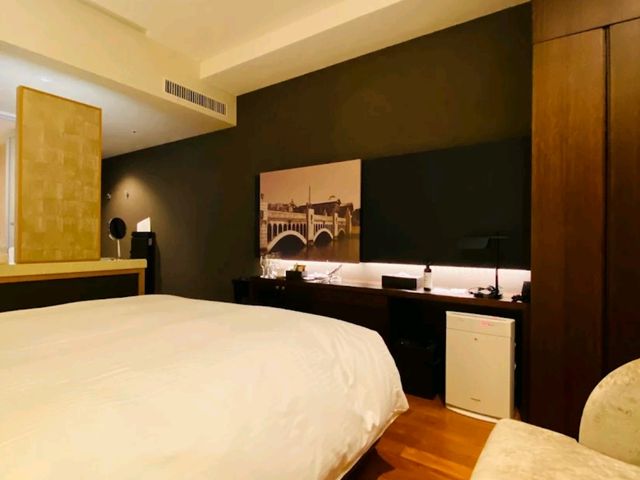 “Riverside Retreat & Onsen Oasis in Central Osaka”