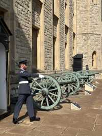 A Comprehensive Guide to the Tower of London 🏰