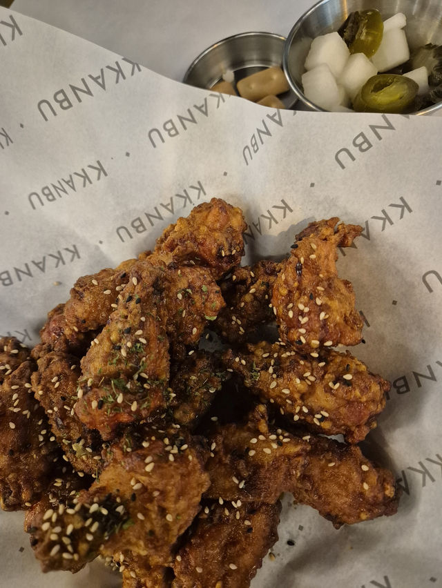 ⚾ 야구 감성 가득한 치맥 스팟, 수원 깐부치킨 신동점 🍗