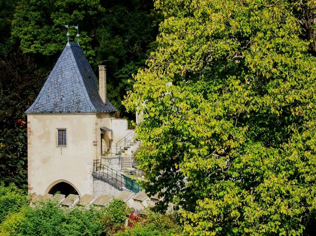 A Day Trip to Karlštejn Castle – Stepping into Czech Royal History