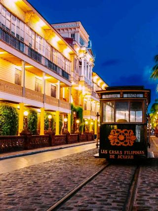 時を遡る: ラス・カサス・フィリピナス・デ・アクサールの生きた歴史