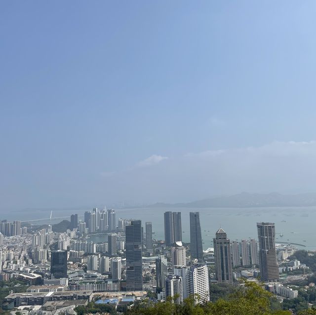 A hike with stunning views of Shenzhen 