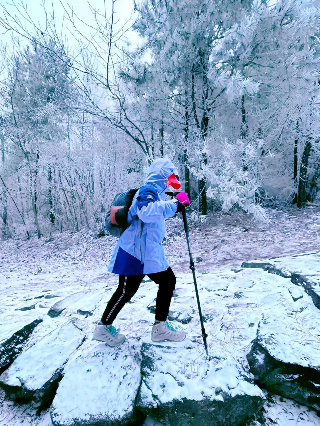 Enjoy the autumn snow color of a mountain, self-driving route and shooting spots of Siming Mountain