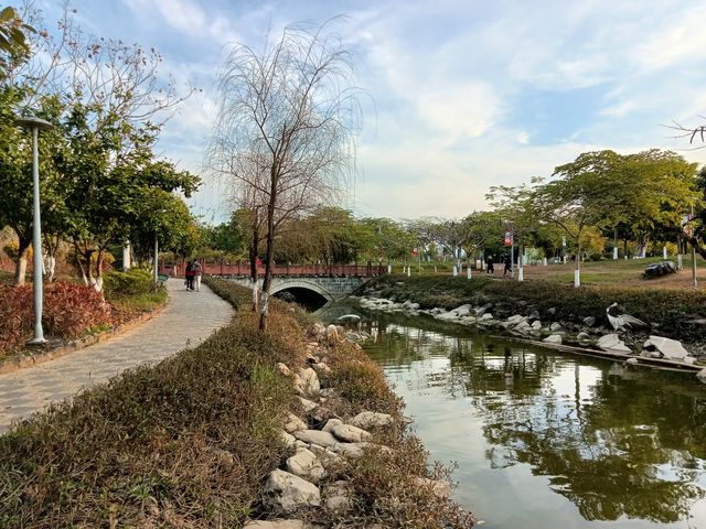 弄莫湖公園