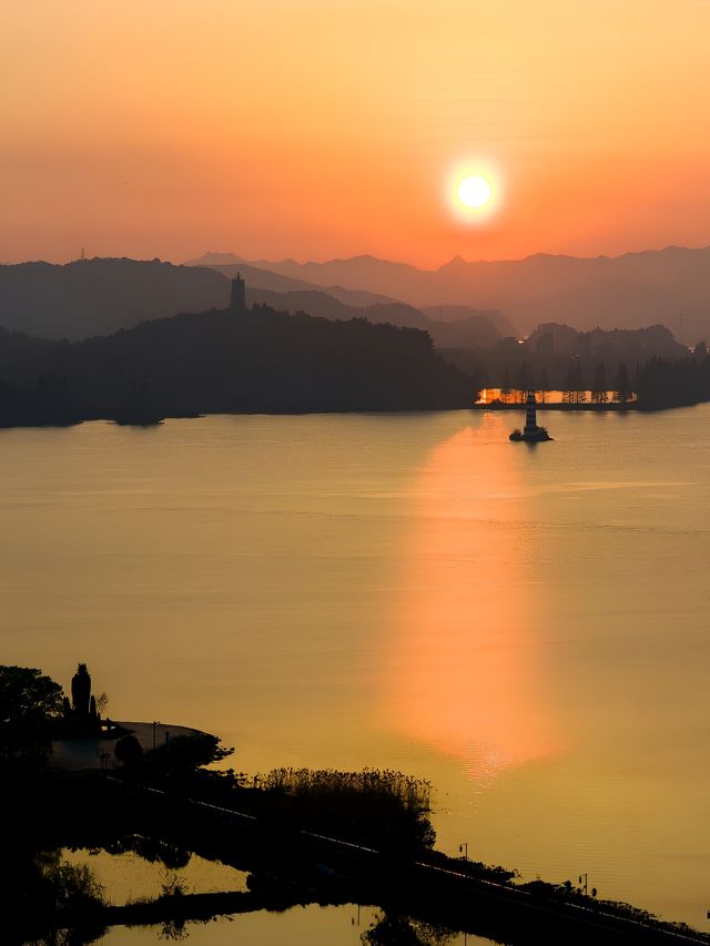 就在梅城，這片山水畫廊，真的絕