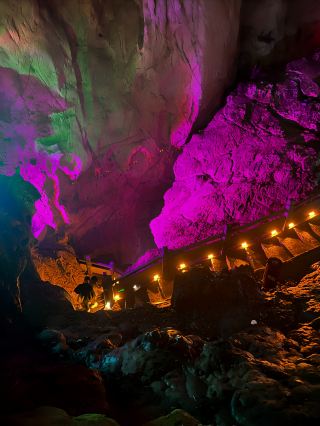 Hongyan Cave! (557)