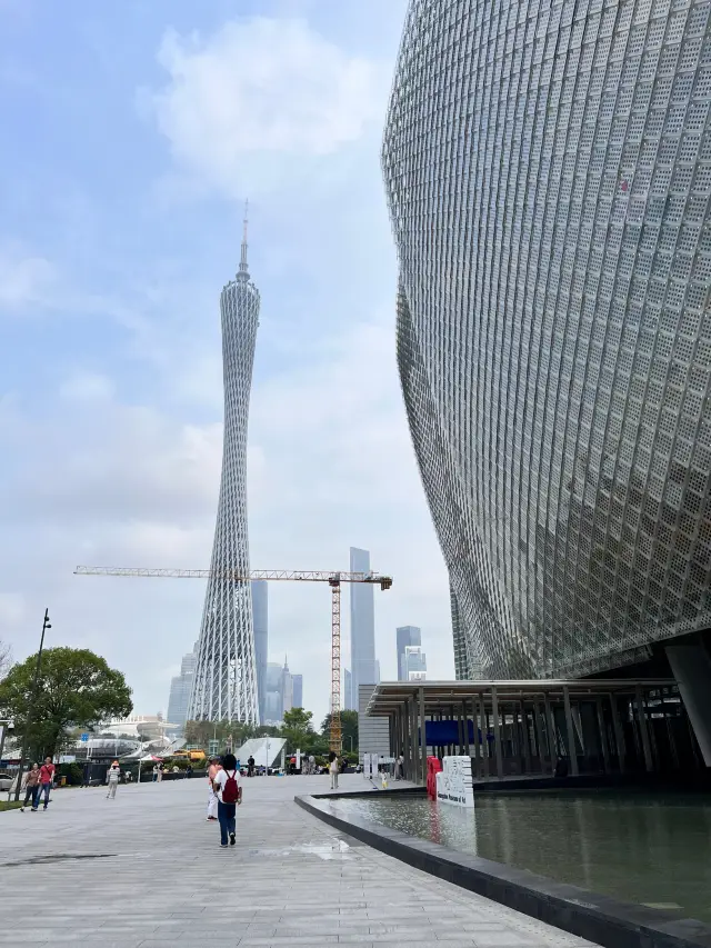 參觀廣州美術館（新館）