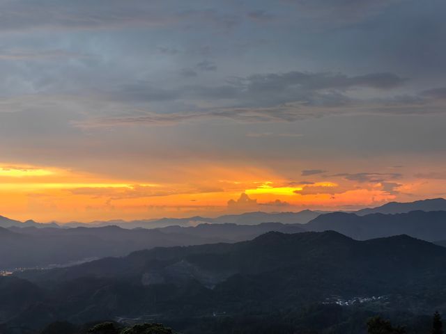 徽州秘境高山古村落，具有松馳感的民宿