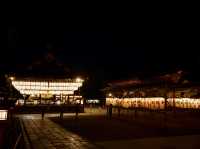 ⛩️京都八坂神社：夜色中流光溢彩的靈性之地