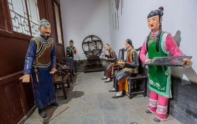 周家大院。