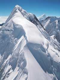 那抹勒多曼因藍！攀登6112米技術雪山！