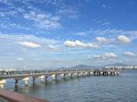 深圳南山區著名海濱路景點：南深圳灣公園，適合拍照打卡親子觀光旅遊。  