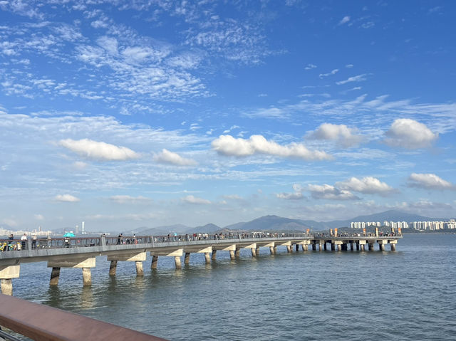 深圳南山區著名海濱路景點：南深圳灣公園，適合拍照打卡親子觀光旅遊。  