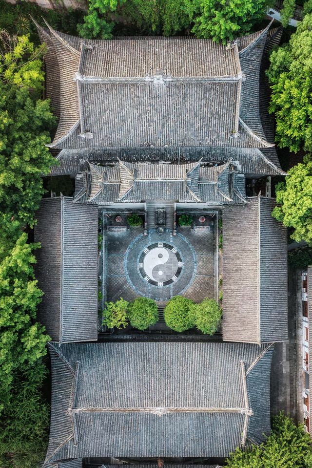 藏在重慶的半山崖線