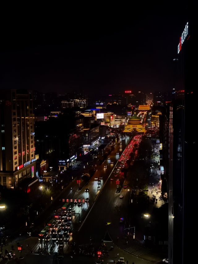 雲端瞰千年古都，翎享長安醉夜