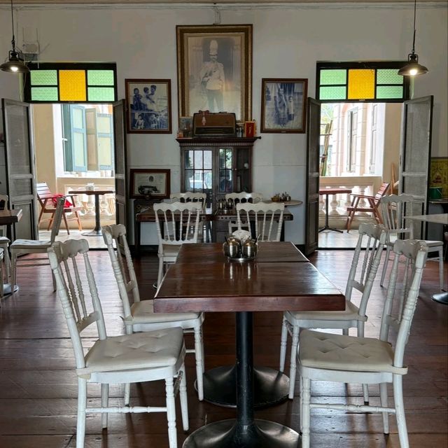曼谷老城區慢活指南🌸兩間百年古宅泰料店挖到寶！