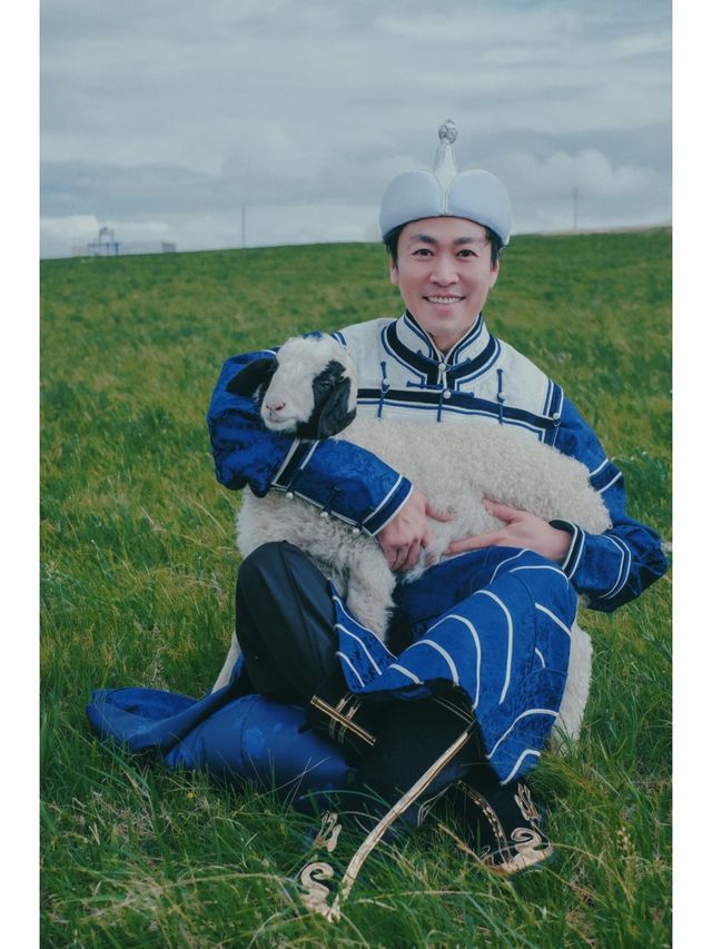 住喺蒙古包烏拉蓋中蒙邊境嘅草原度假村