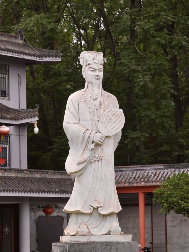 武侯墓|松風低語中的忠魂 武侯墓|松風低語中的忠魂