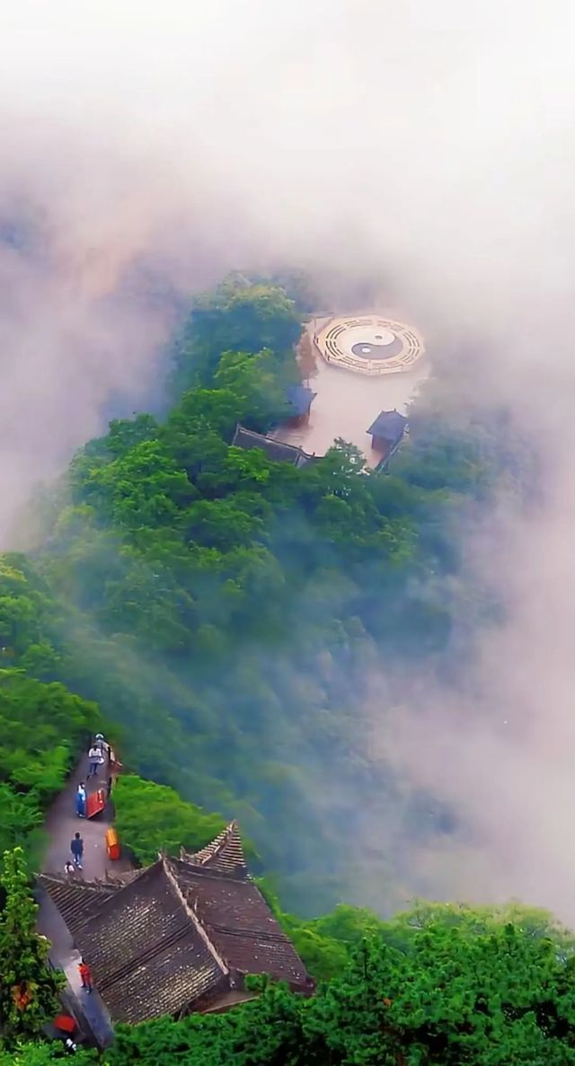 懸崖上的仙境——空峒山 懸崖上的仙境——空峒山