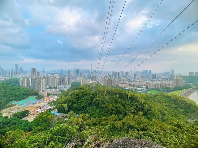 深圳熱爆打卡地梅林山郊野徑·深哈頓網紅石人打卡攻略