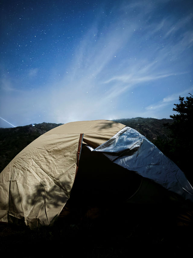龍溪水庫邂逅一場盛大的寂靜輝煌，夜宿大雷山與星海共眠