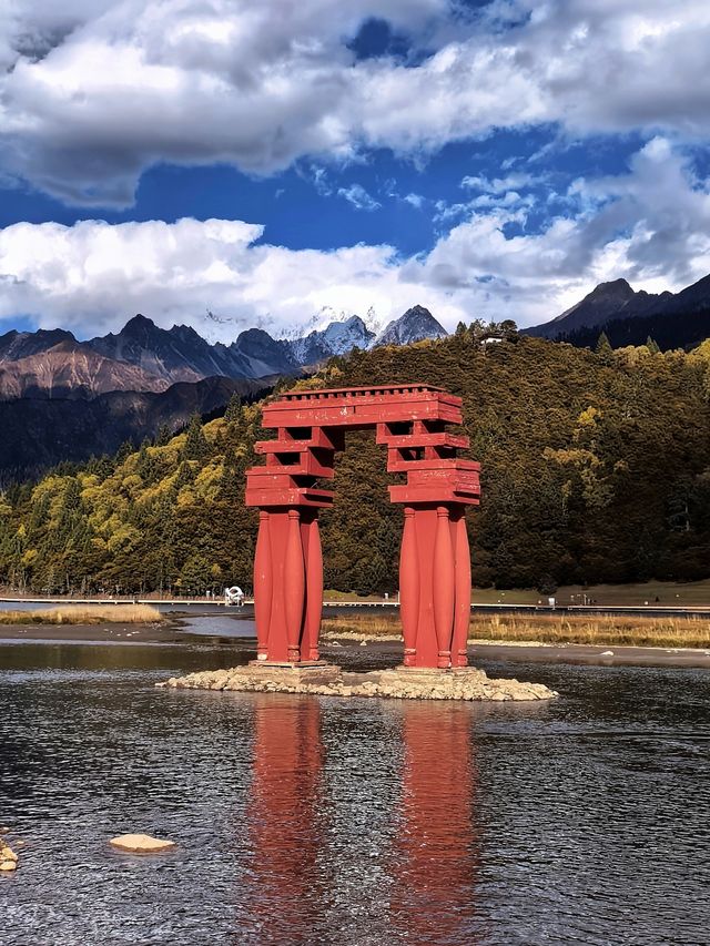 遇見魯朗日照金山