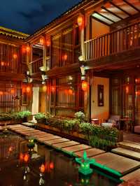 雨夜燈影，藏著古城最治癒的溫柔