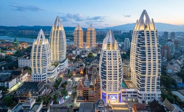 睡進星光夜市!3分鐘直達,這間傣風酒店免費升級你的版納夜生活 睡進星光夜市!3分鐘直達,這間傣風酒店免費升級你的版納夜生活