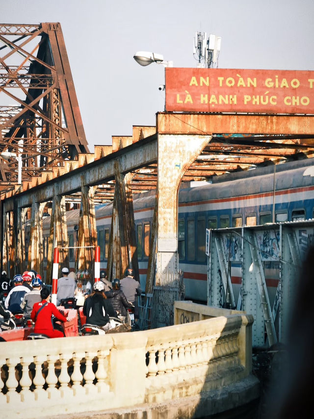 Ultimate Hanoi Nightlife & Christmas Vibes Guide 🇻🇳✨ Ultimate Hanoi Nightlife & Christmas Vibes Guide 🇻🇳✨